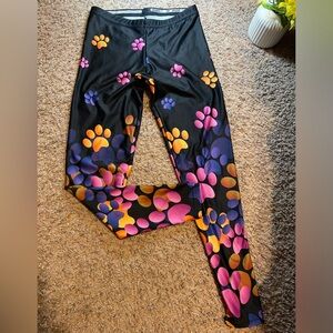 BRAVE New Look LEGGING Black w colorful Paw Prints SZ M Pristine Condition USA